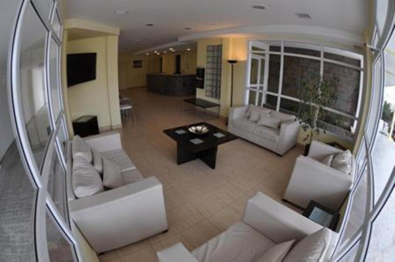 Hotel Tandil ปูแอร์โตมาดริน ภายนอก รูปภาพ