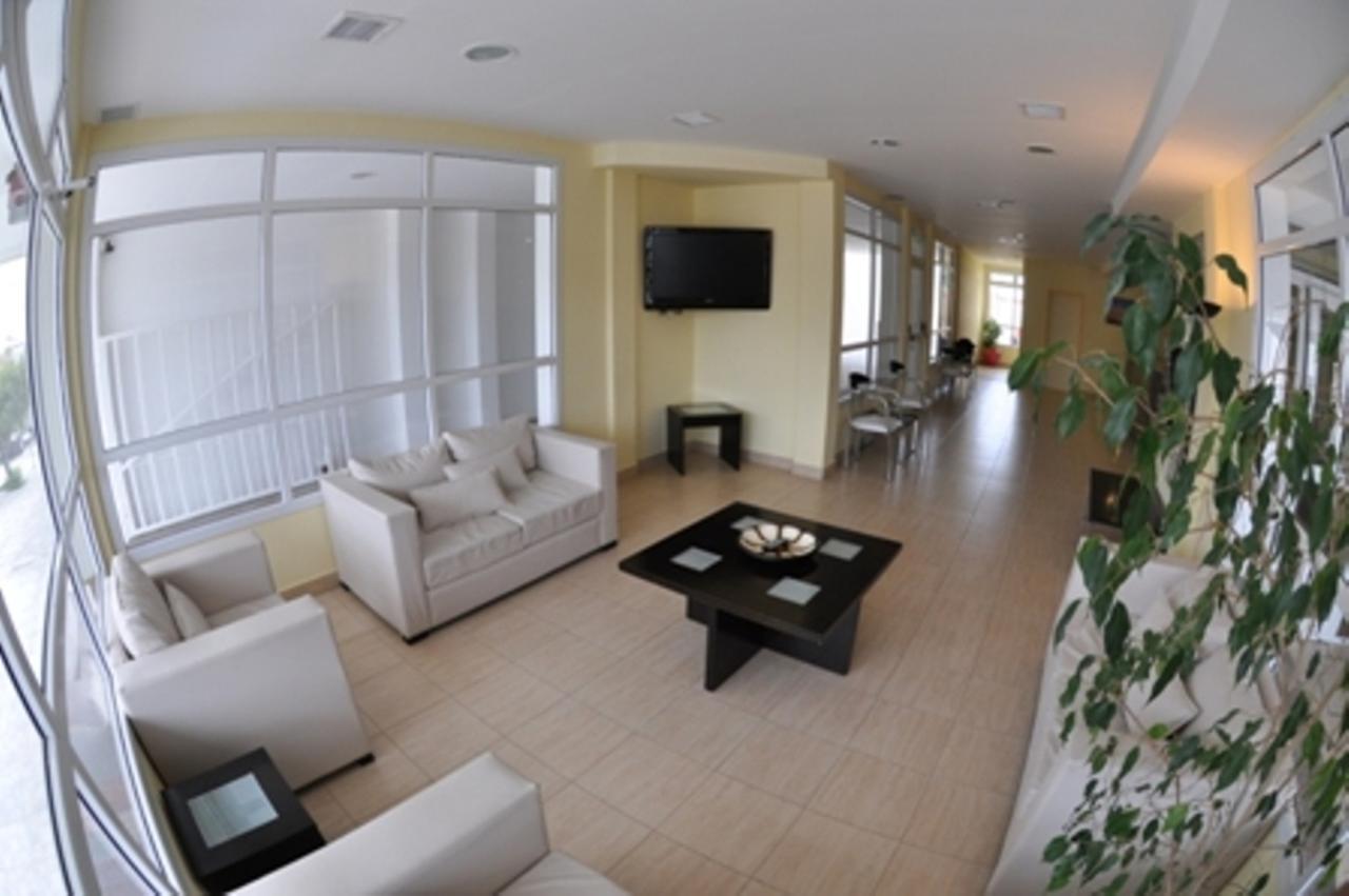 Hotel Tandil ปูแอร์โตมาดริน ภายนอก รูปภาพ
